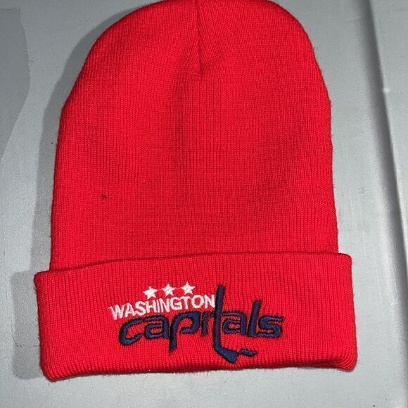 Washington Capitals Rally Red NHL acrylic winter knit beanie cap hat - Picture 1 of 2